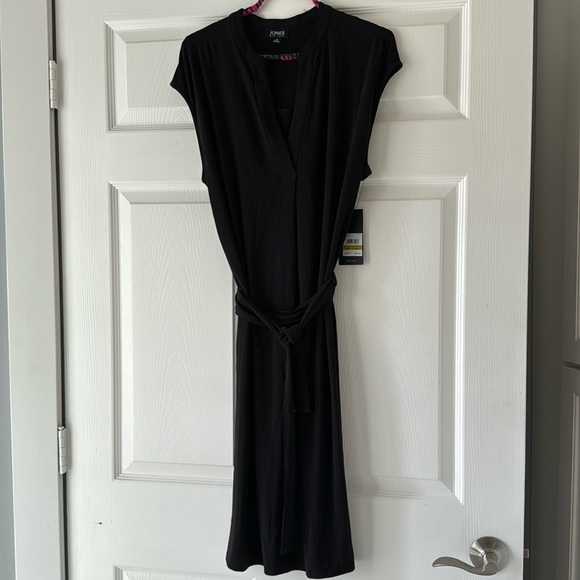 Jones New York Dresses & Skirts - Jones New York black dress size 14 nwt